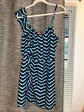 envy me Navy and Light Blue Striped Chevron Top Size XL